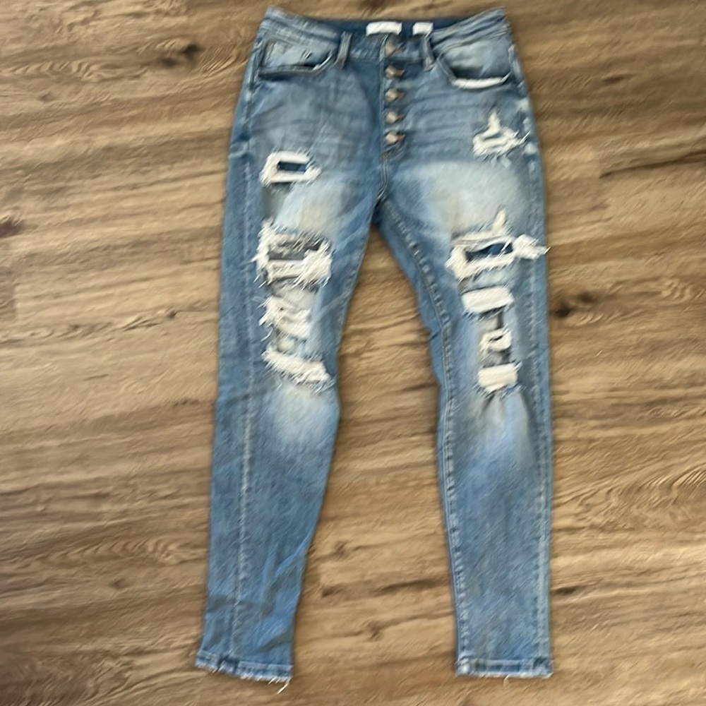 Kancan Distressed